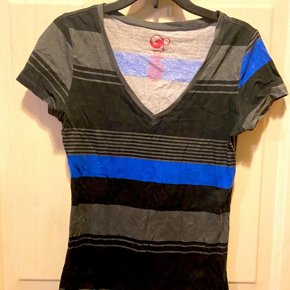 black and blue striped t-shirt